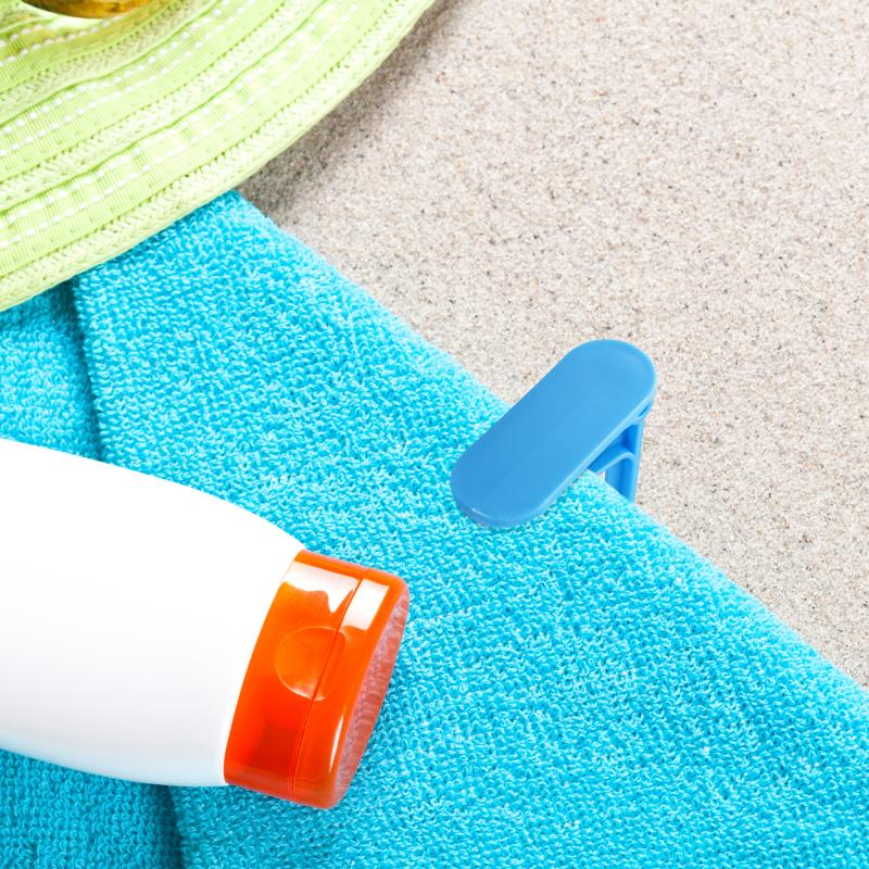 Waky beach towel clip 2