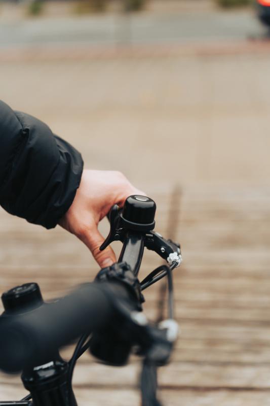 Zvonček na bicykel s lokátorom Pedalfinder čierna 11
