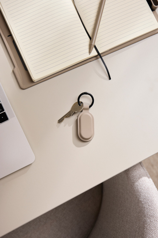 VINGA Baltimore RCS prívesok na kľúče s duál. vyhľadávačom greige 8