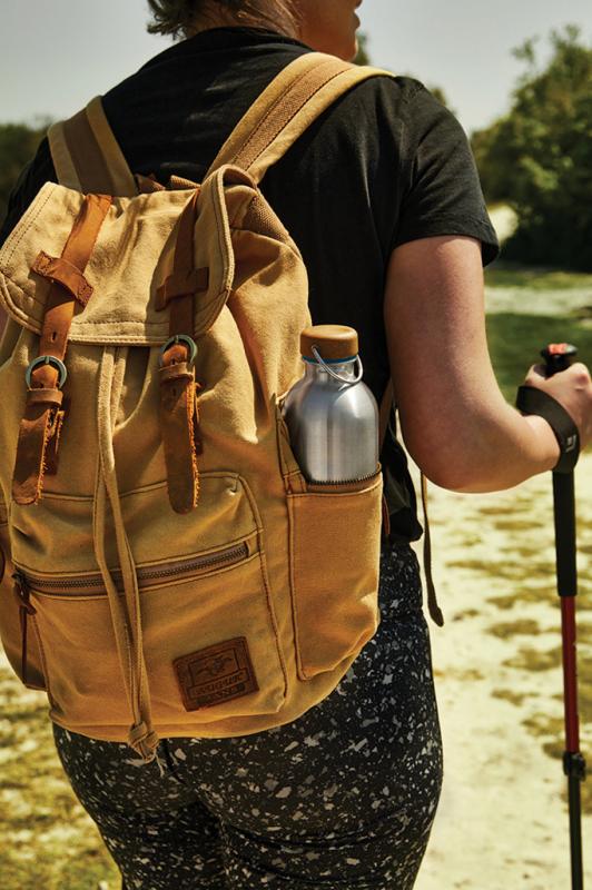 Oceľová fľaša na vodu 600 ml Black+Blum tyrkysová 11