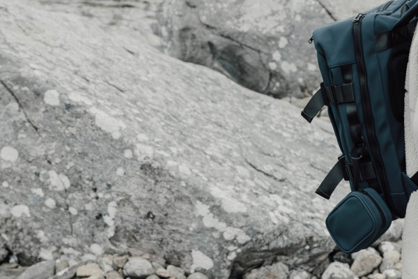 VINGA Baltimore RCS lekárnička námornícka modrá 7