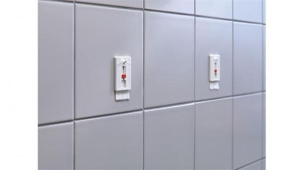 Nastaviteľný nalepovací klinec na dlaždice a kov, TESA "Powerstrips®" 3