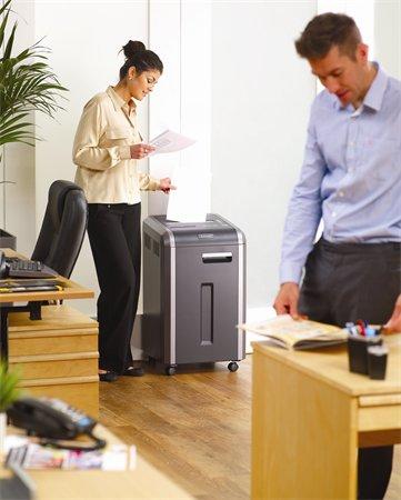 Skartovací stroj, pásiky, 22 listov, FELLOWES "Powershred® 225i" 2