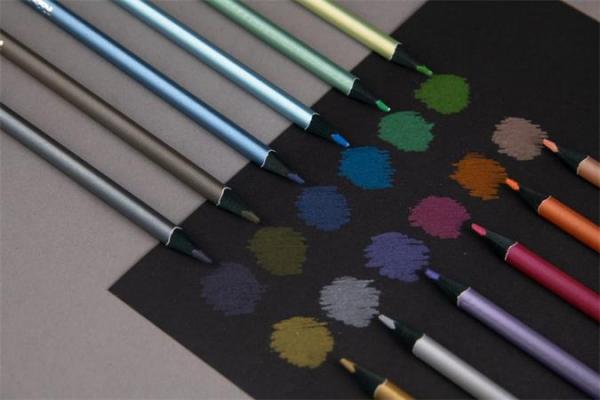 Farebné ceruzky, sada, trojuholníkový tvar, KORES "Kolores Style Metallic", 12 kovových fa 4