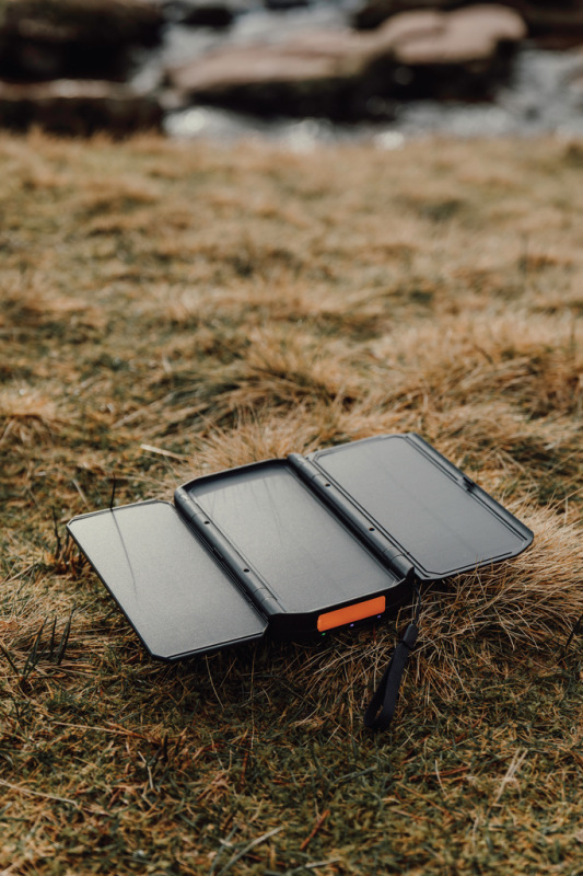 Nordic Drift Titan solárna powerbanka 10 000 mAh s 3 panelmi čierna 8