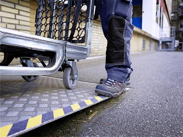 Protišmyková páska, 50 mm x 15 m, TESA "Anti-Slip", čierna-žltá 4