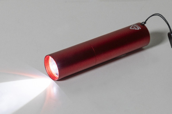 Chargelight Tone dobíjacie svietidlo z recyklovaného hliníka 2