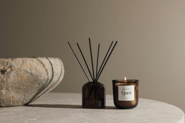 VINGA Nordic Essence útulný svietnik modrá 3