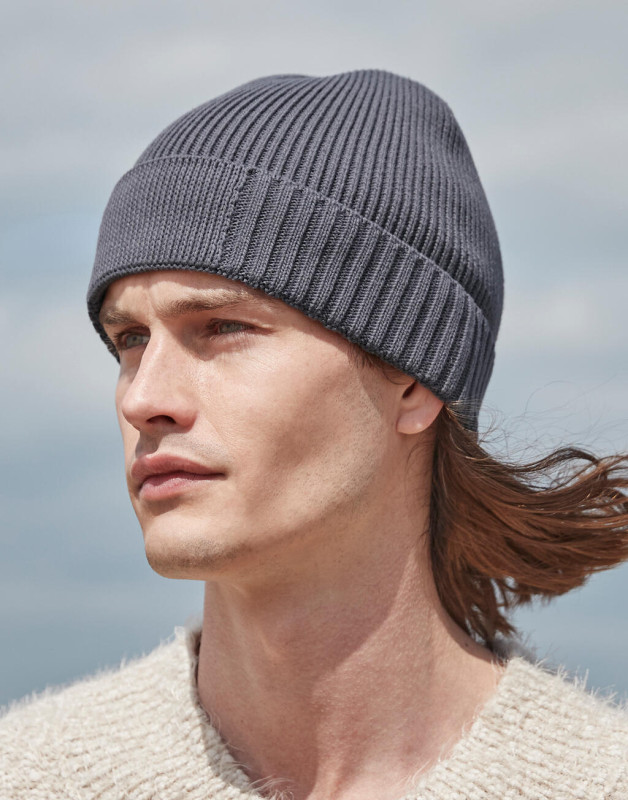 Upravená čiapka s nášivkou z organickej bavlny 1