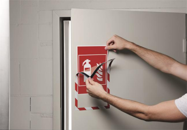 Informačný panel, A4, magnetický, DURABLE "DURAFRAME® MAGNETIC SECURITY", červený-biely 5