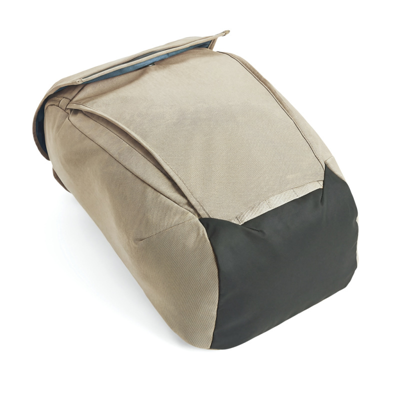 Batoh Thule Paramount 20L béžová 5